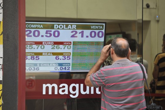 Argentina sube los tipos al 40% y anuncia ajustes para frenar el dólar01 Banca news