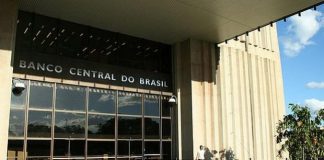 Mercado brasileño reduce a 2,7% la previsión de crecimiento en 201801 Banca News